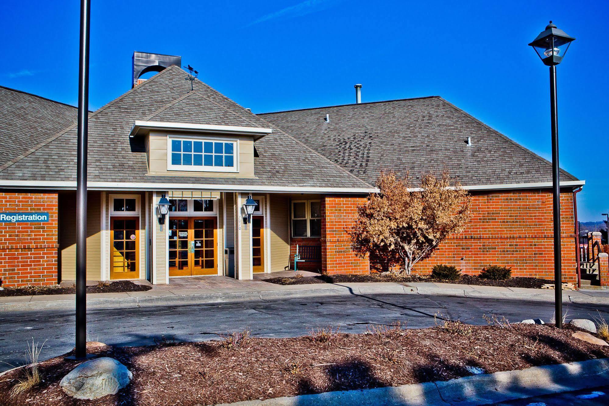 Suburban Extended Stay Hotel Omaha Exterior foto